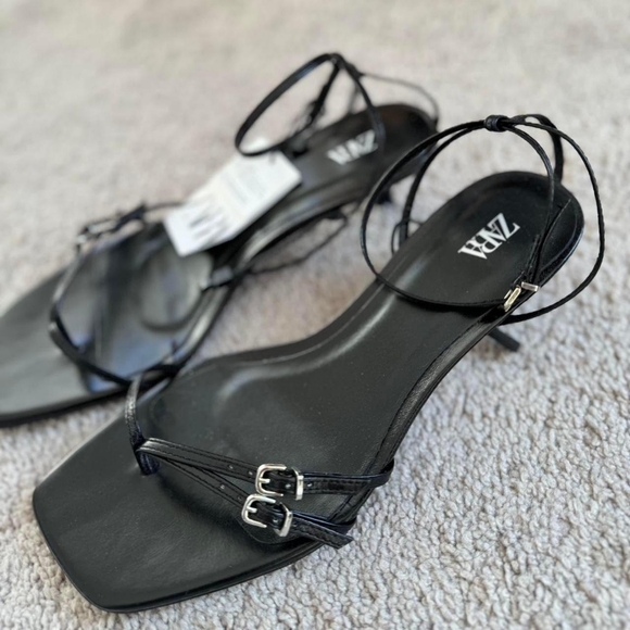 Zara Black Buckled Strappy Leather Square Toe Sandals - Picture 7 of 8